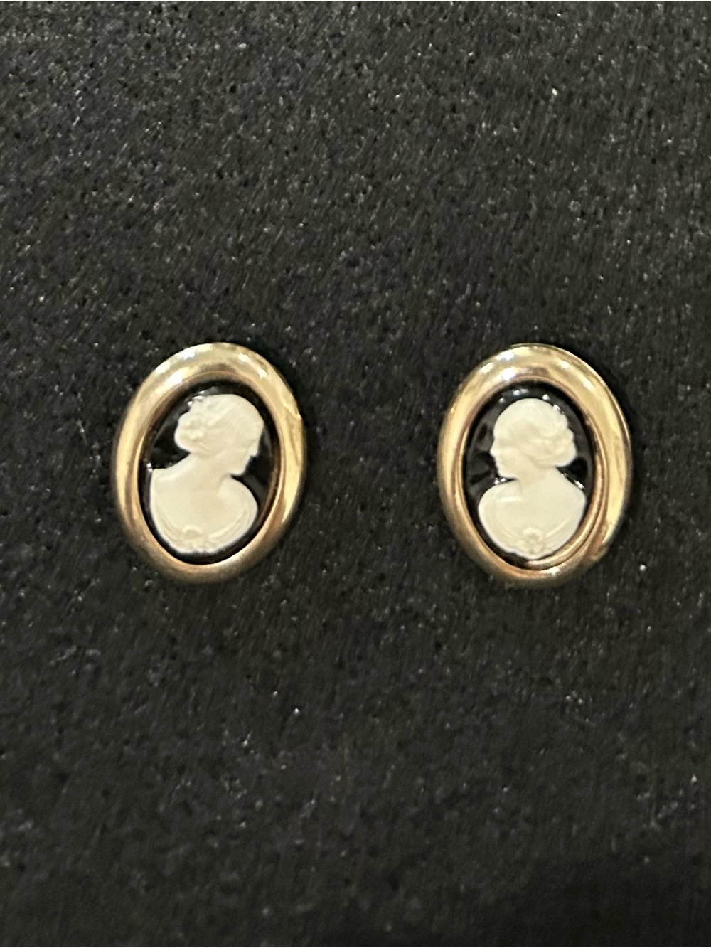 Classic Vintage Black and White Cameo Stud Earrings - Gold Frame
